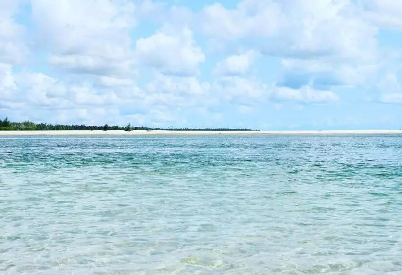 Hotelli Juani Beach Bungalows