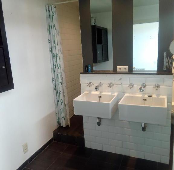 پانسیون Harmony House