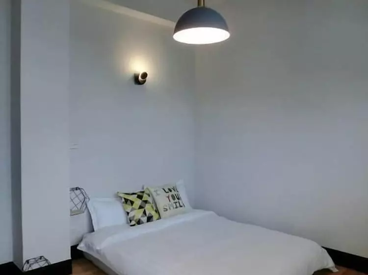 هاستل 湘品旅館xiang Pin Hotel 有人旅宿東大門夜市湘品館 無電梯無電視 訂房後請注意訊息加line聯繫我