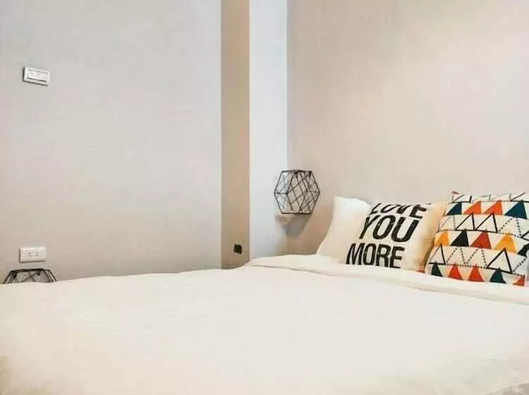 هاستل 湘品旅館xiang Pin Hotel 有人旅宿東大門夜市湘品館 無電梯無電視 訂房後請注意訊息加line聯繫我