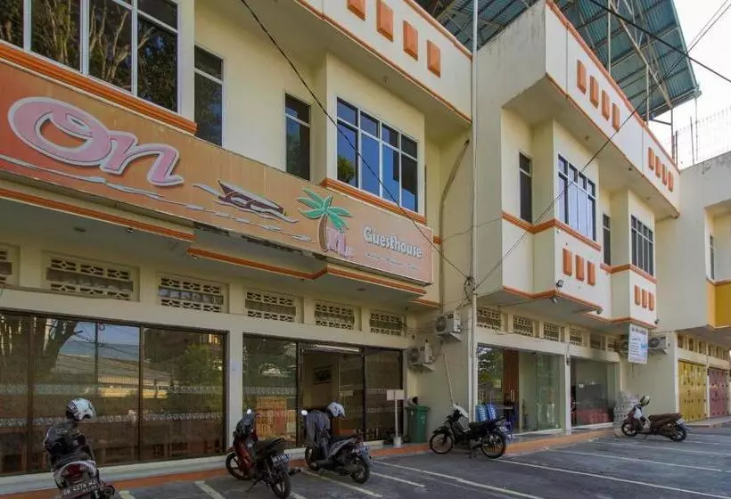 ペンション Reddoorz Near Jalan Jendral Sudirman Manado