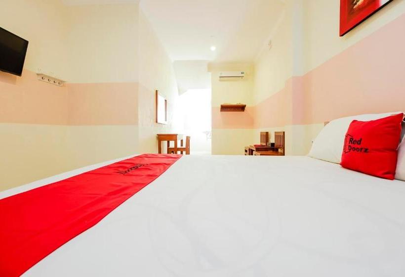 Pensjonat Reddoorz Near Jalan Jendral Sudirman Manado