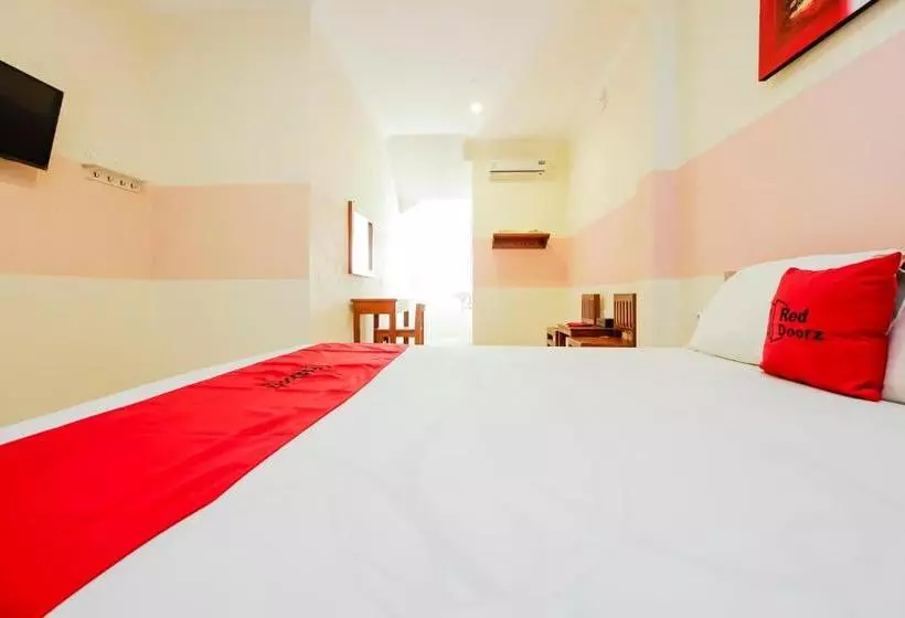 ペンション Reddoorz Near Jalan Jendral Sudirman Manado