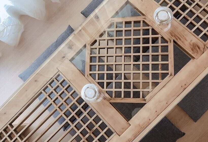 تختخواب و صبحانه Anc House