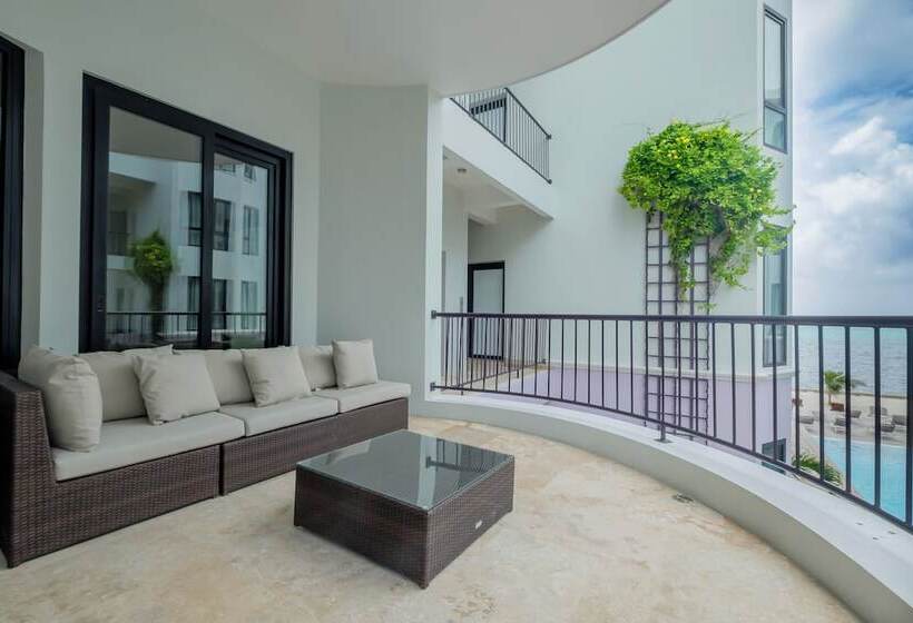 Diamante Beachfront Suites