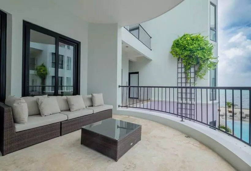 Diamante Beachfront Suites