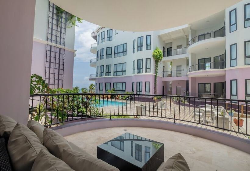 Diamante Beachfront Suites