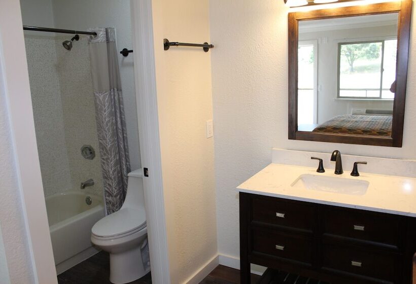 Мотель The Northern Inn