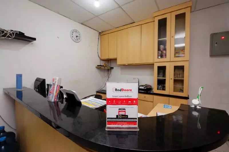 Majatalo Reddoorz Near Kota Lama Semarang