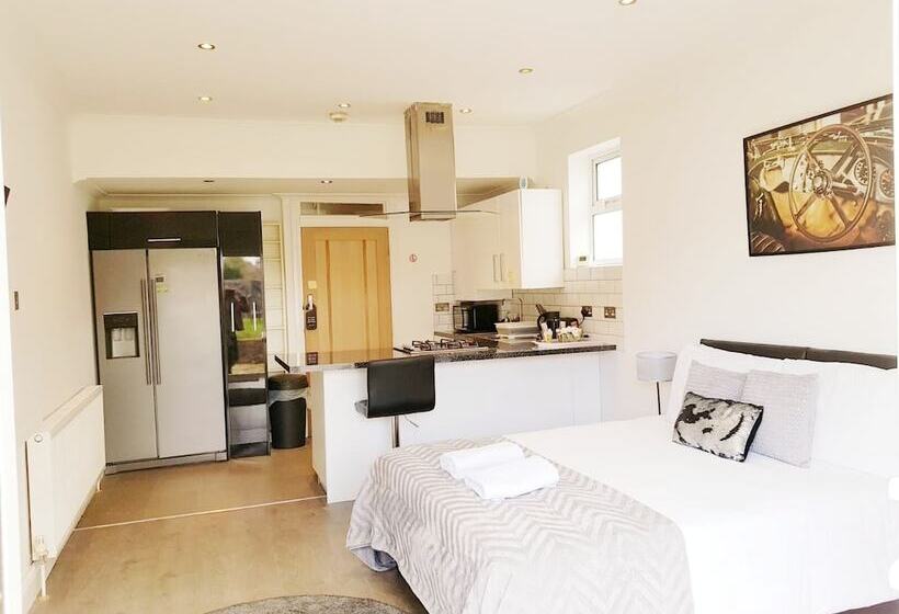 Bed and Breakfast Cogie Abode