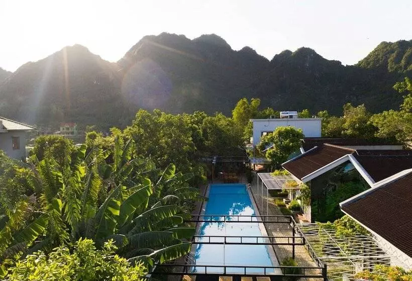هتل Commander Lodge