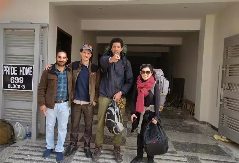 تختخواب و صبحانه Pride Home