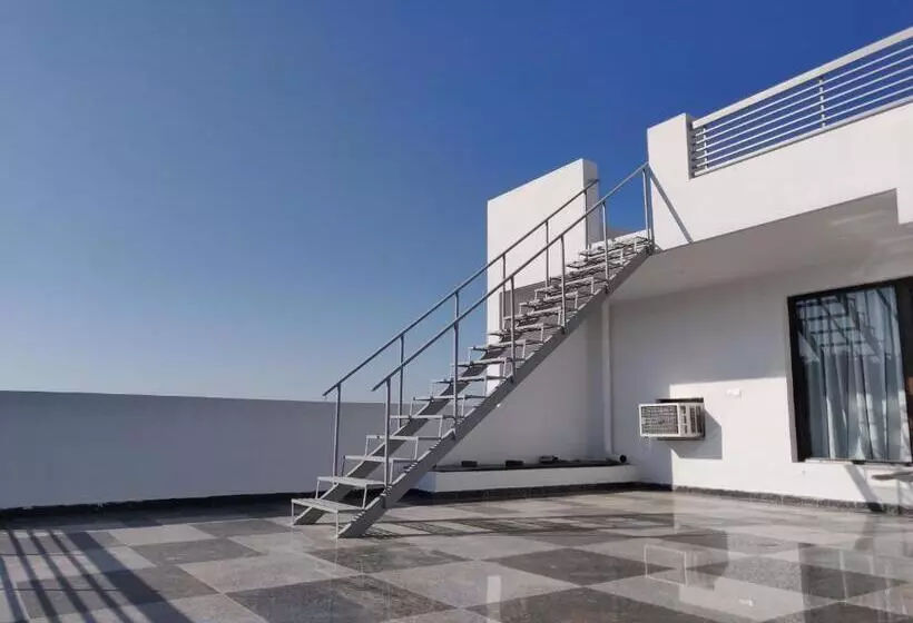 تختخواب و صبحانه Pride Home