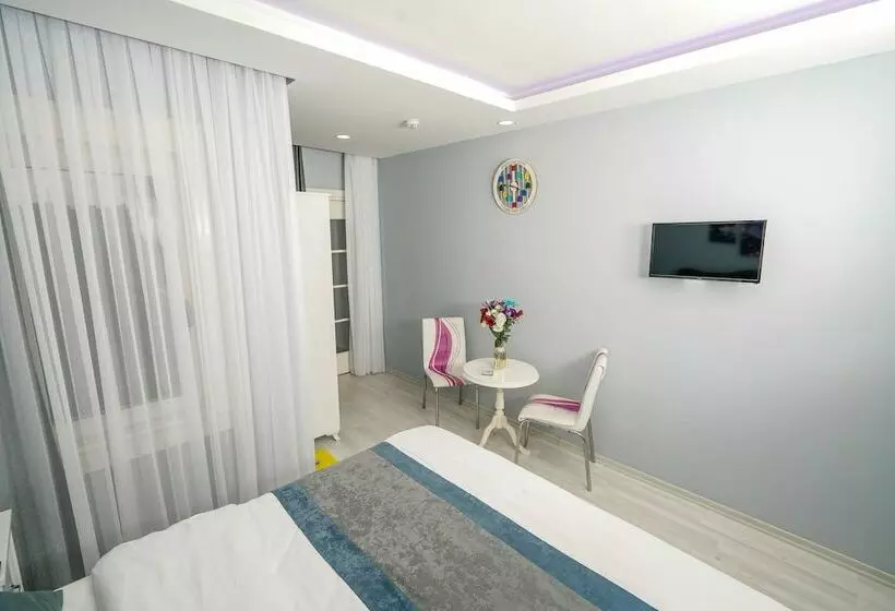 تختخواب و صبحانه Robin Hood