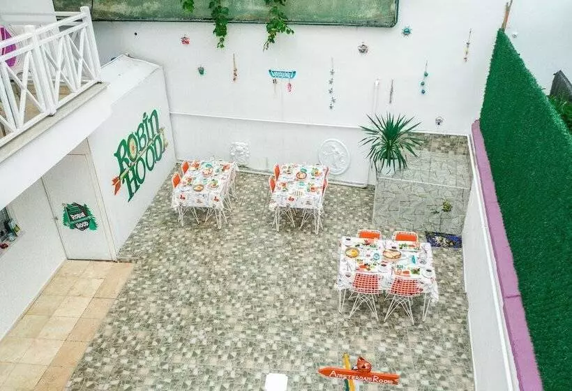 تختخواب و صبحانه Robin Hood