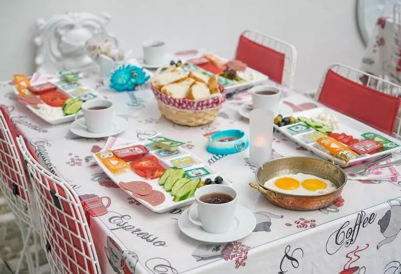 تختخواب و صبحانه Robin Hood