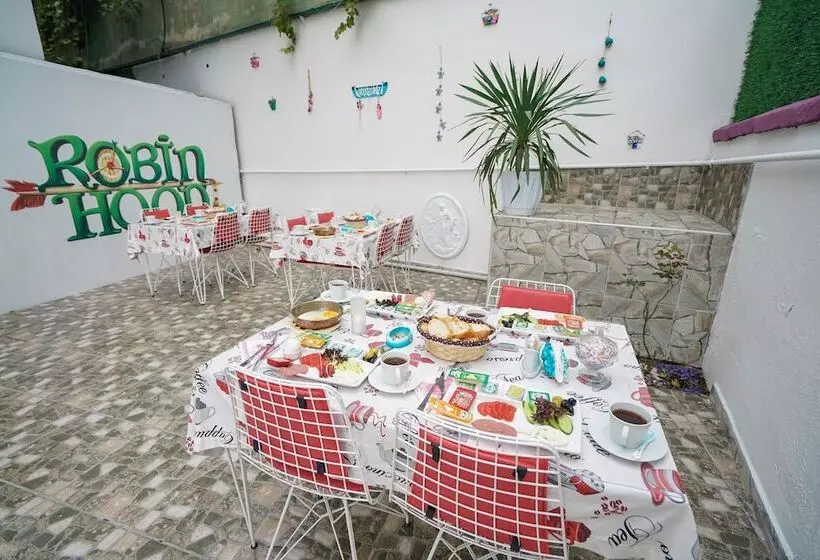 تختخواب و صبحانه Robin Hood