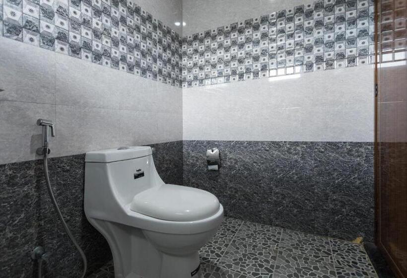 فندق Enroute Thekkady