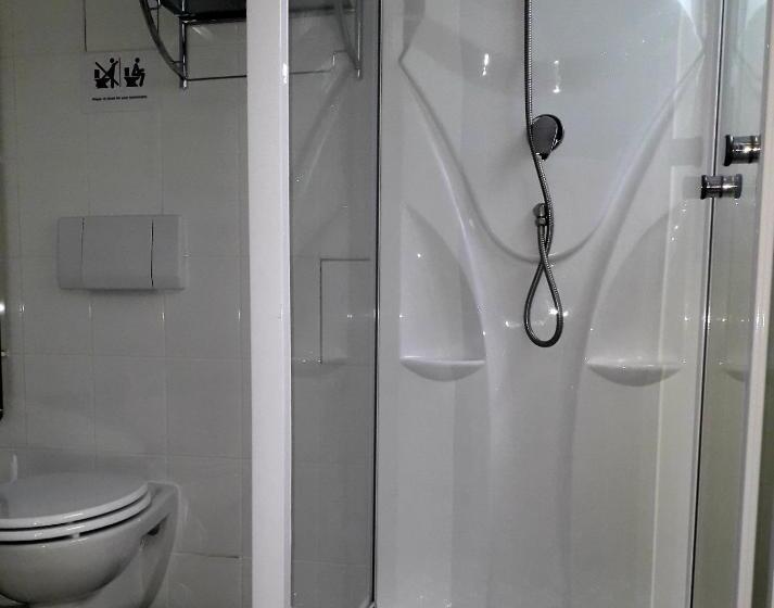 هتل Fox Box I Capsule Apt