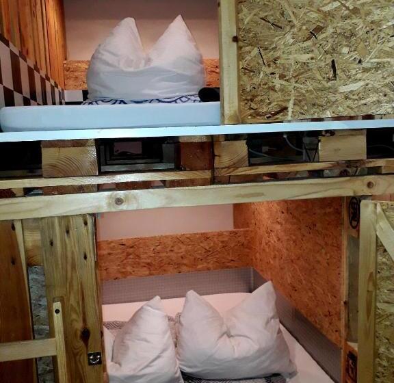 هتل Fox Box I Capsule Apt