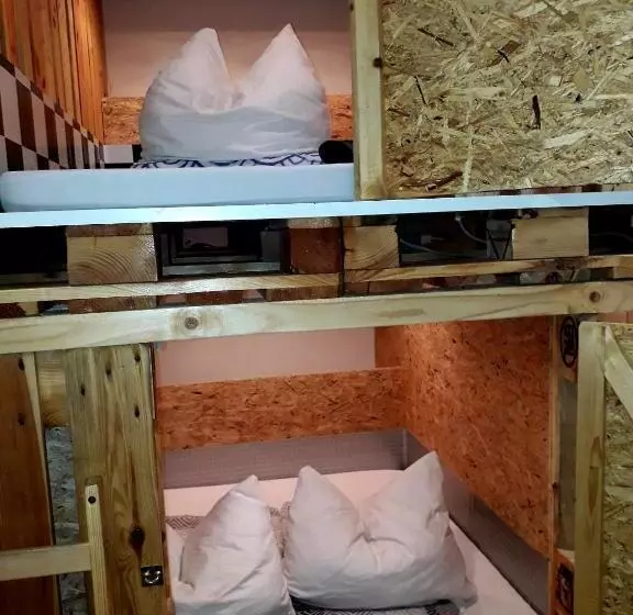 هتل Fox Box I Capsule Apt