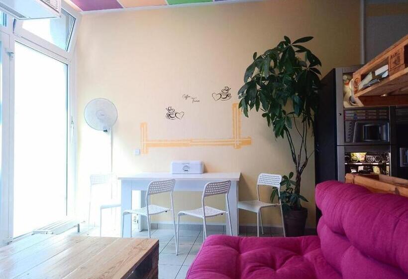 هتل Fox Box I Capsule Apt