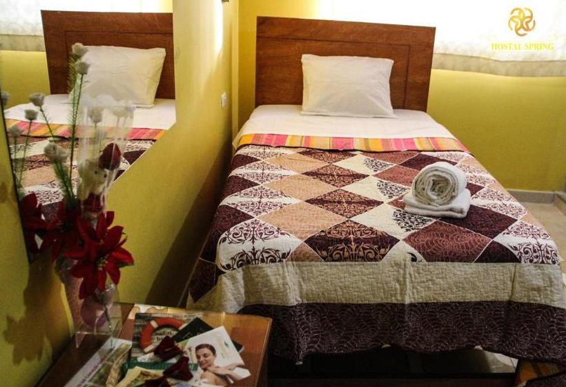 پانسیون Hostal Spring Ii