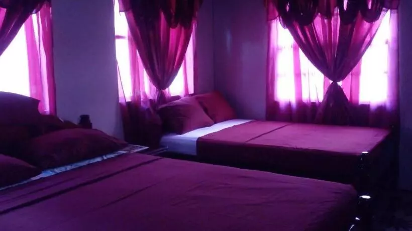 تختخواب و صبحانه Little Palace Bnb