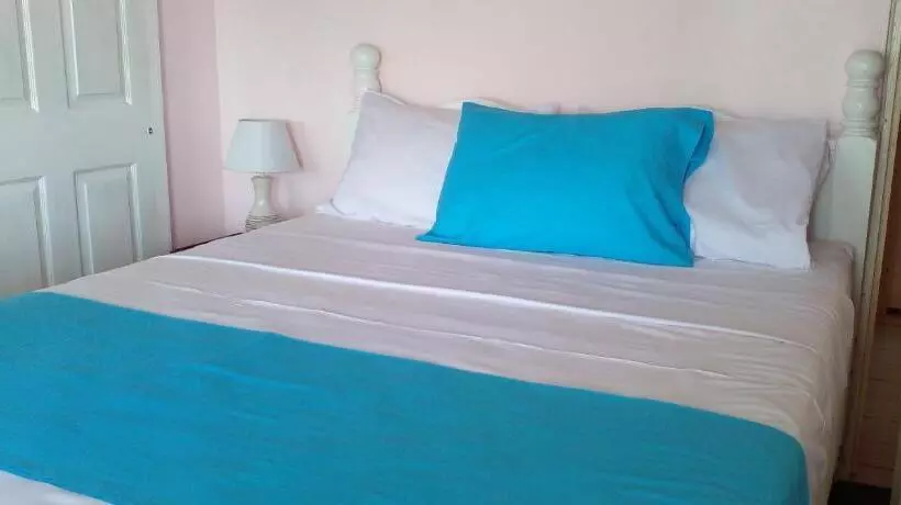 تختخواب و صبحانه Little Palace Bnb