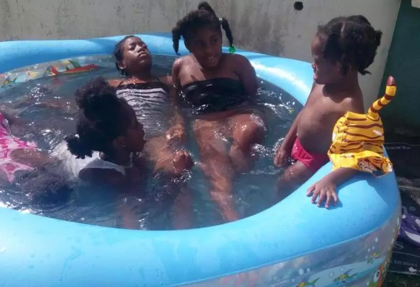 تختخواب و صبحانه Little Palace Bnb