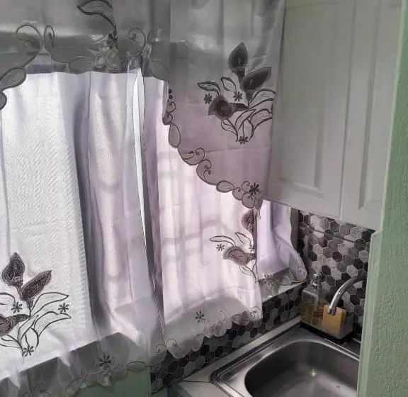 تختخواب و صبحانه Little Palace Bnb