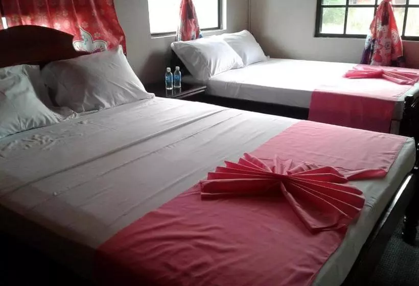 تختخواب و صبحانه Little Palace Bnb