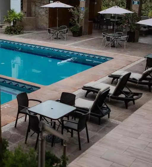 ホテル Tres Soles