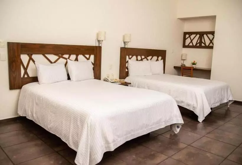 ホテル Tres Soles