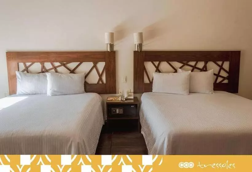 ホテル Tres Soles