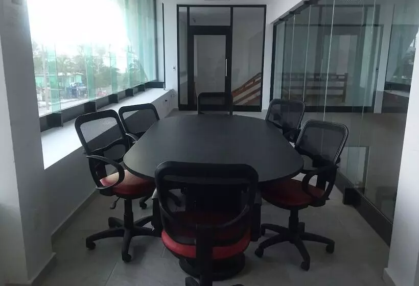 ホテル Tres Soles