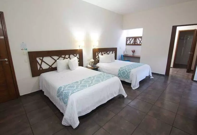 ホテル Tres Soles