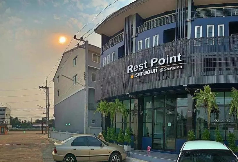 هاستل Rest Point Sampran
