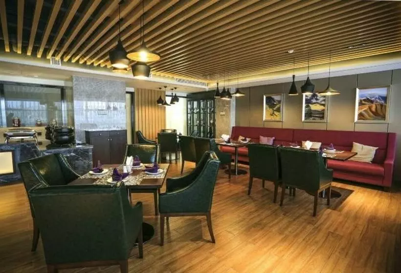 Hotelli Parkside Plaza  Baiyin