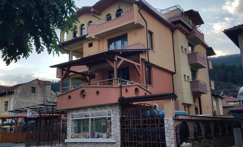 بنسيون Sky Garden House