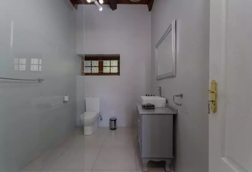 Aamiaismajoitus (B&B) Olive Tree Lodge