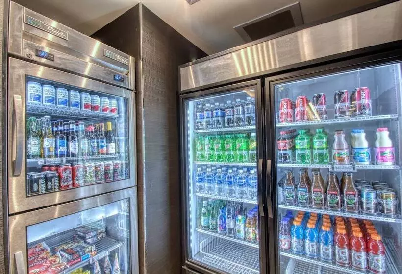 هتل Courtyard By Marriott Fargo