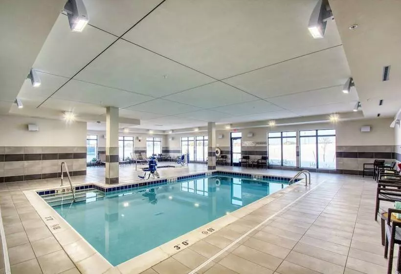 هتل Courtyard By Marriott Fargo