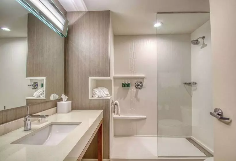 هتل Courtyard By Marriott Fargo