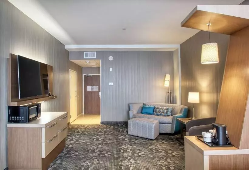 هتل Courtyard By Marriott Fargo