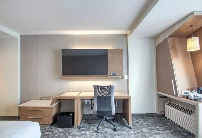 هتل Courtyard By Marriott Fargo