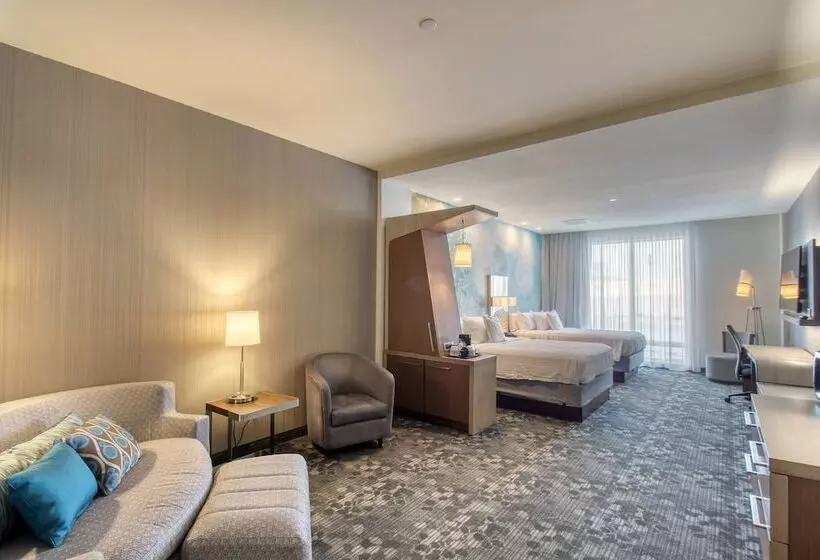 هتل Courtyard By Marriott Fargo