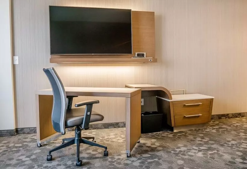هتل Courtyard By Marriott Fargo