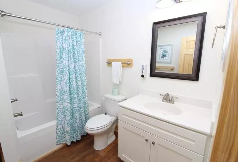 Whalebone Ocean Cottages By Kees Vacations