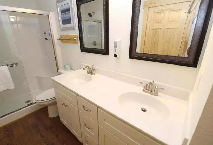 Whalebone Ocean Cottages By Kees Vacations